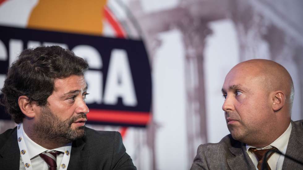 André Ventura, presidente do Chega, com o coordenador autárquico do partido, Nuno Afonso