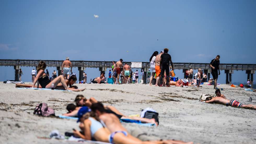 US-HEALTH-VIRUS-BEACH-GEORGIA