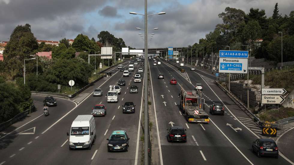 As baterias dos carros foram bloqueadas depois da compra, impossibilitando-os de andar. Há um grupo com 50 lesados