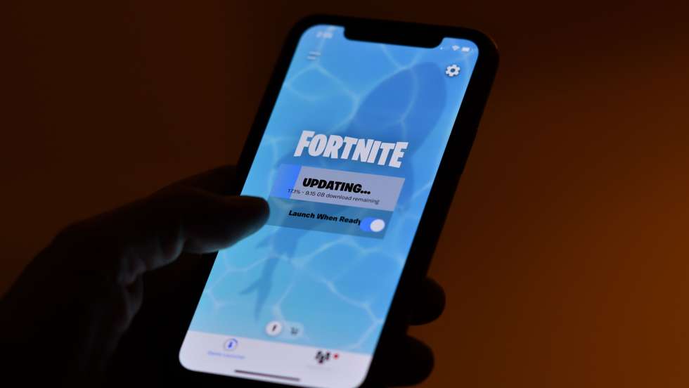 US-IT-LIFESTYLE-GAMES-COURT-APPLE-FORTNITE