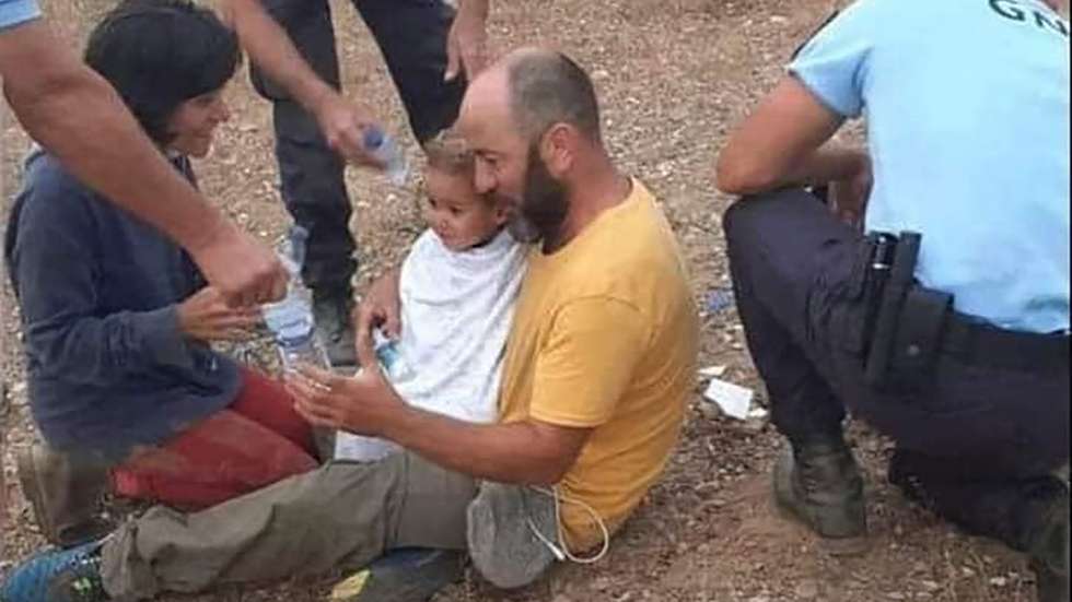 A criança terá desaparecido na quarta-feira da casa dos pais, situada a cerca de 1,5 quilómetros do núcleo central de Proença-a-Velha