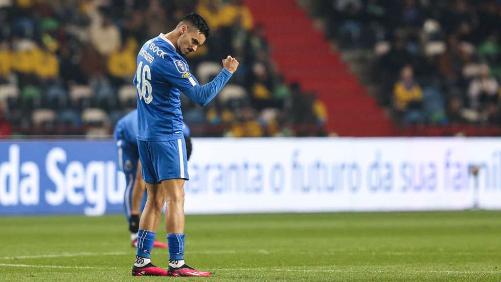 O médio internacional pelo Canadá abriu o marcador da final da Taça da Liga