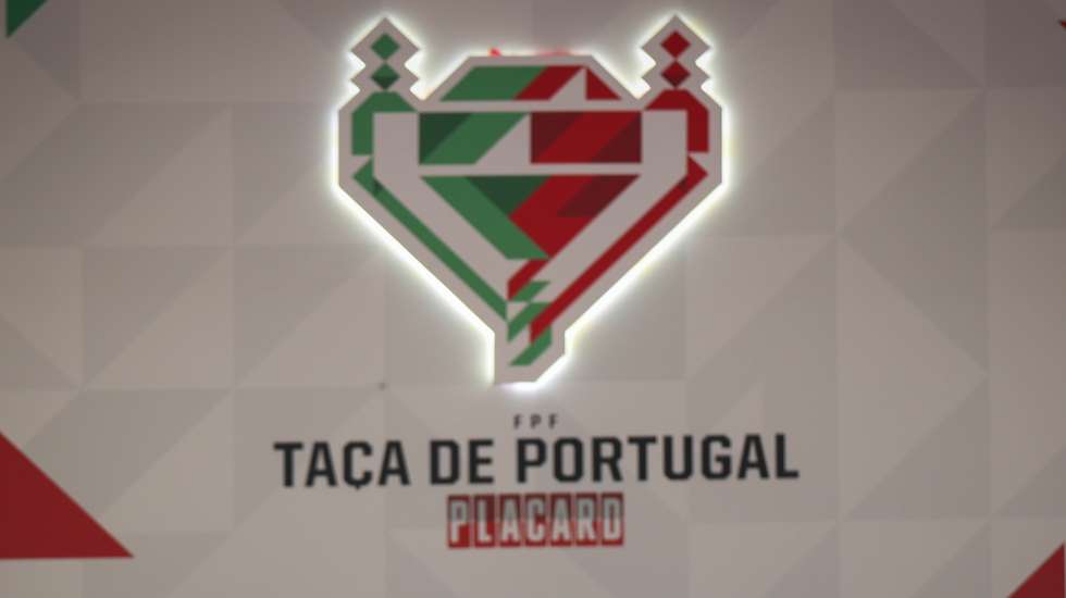 Já no dia 9, uma quarta-feira, a partida entre o Tirsense, equipa do Campeonato de Portugal e a grande surpresa da prova, e o Benfica vai realizar-se a partir das 20h45