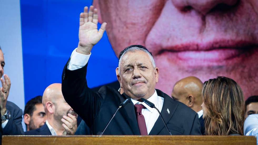 Gadi Eisenkot falou aos apoiantes com 99% dos votos por apurar