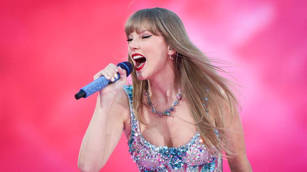 Em Portugal, Taylor Swift subiu ao palco da Eras Tour nos dias 24 e 25 de maio de 2024 no Estádio de Luz, em Lisboa