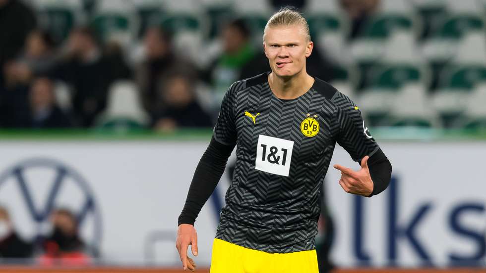 VfL Wolfsburg v Borussia Dortmund - Bundesliga