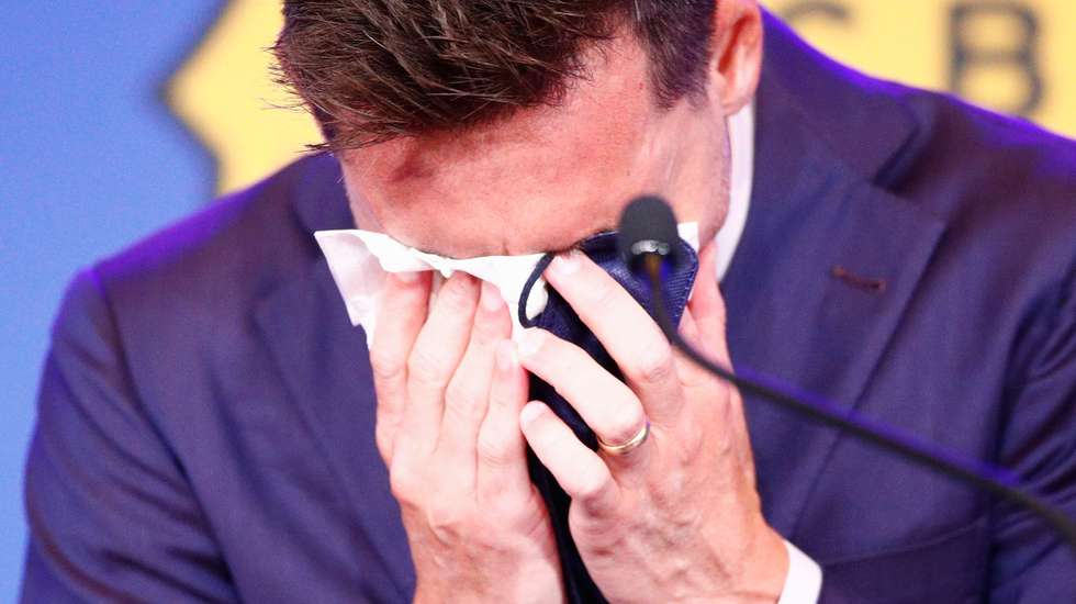Lionel Messi despediu-se do FC Barcelona numa emotiva conferência de imprensa onde disse que não esperava esta decisão este ano
