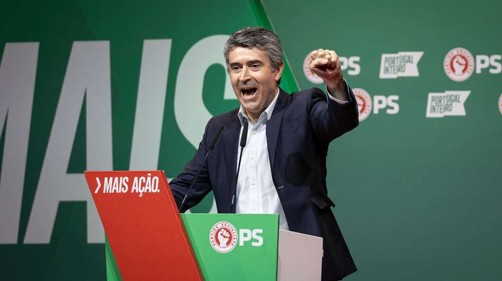 Para José Luís Carneiro "o primeiro grande desafio estratégico são as questões da demografia, que se articularam com as questões das migrações"