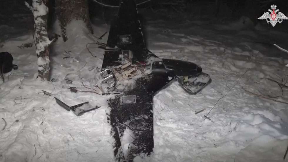 Destroços de drone que terá sido abatido perto da residência de Vladimir Putin em Novgorod