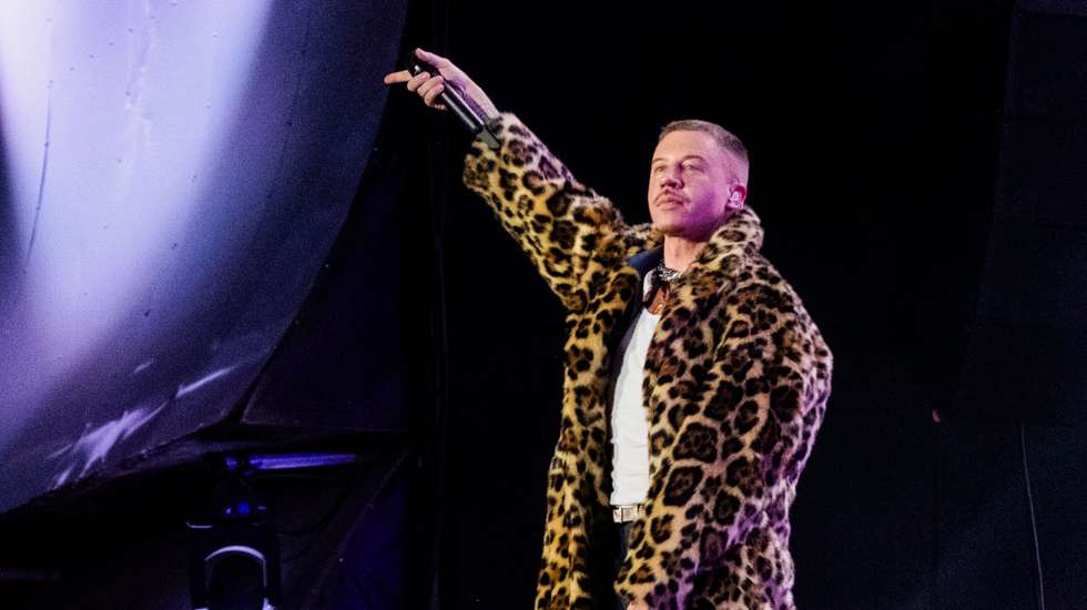 Episódio aconteceu durante um concerto do cantor norte-americano Macklemore do festival Lovestream, na Eslováquia