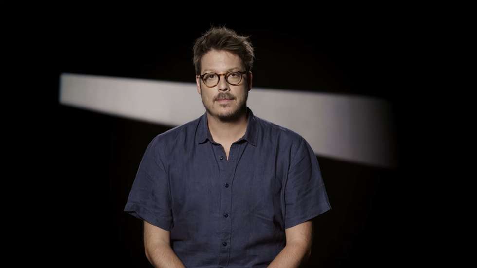 Fábio Porchat apresenta o episódio “Grandes Igrejas, Master Negócios”, do  projeto jornalístico brasileiro Revelando
