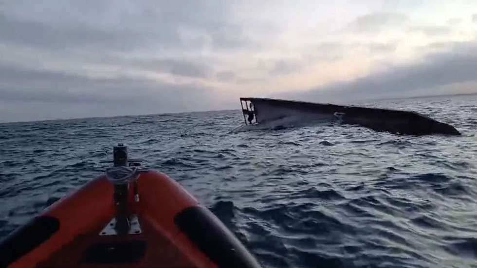 Naufrágio de barco de pesca ao largo da praia da Vieira de Leiria
