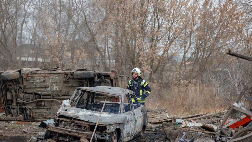 Debris cleaning works after missile attacks hit Kyiv
