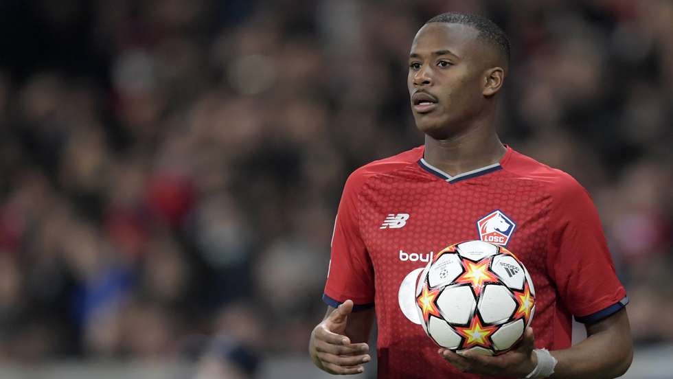 Tiago Djaló tem sido titular no campeão francês Lille, sendo utilizado algumas vezes como lateral direito ou esquerdo
