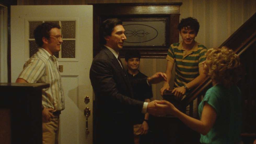 Miles Teller, Adam Driver e Scarlett Johansson (que não veio a Cannes por estar em rodagem de um novo “O Exorcista”), com Roman Engel e Gavin Goudey em segundo plano, em “Paper Tiger”, de James Gray