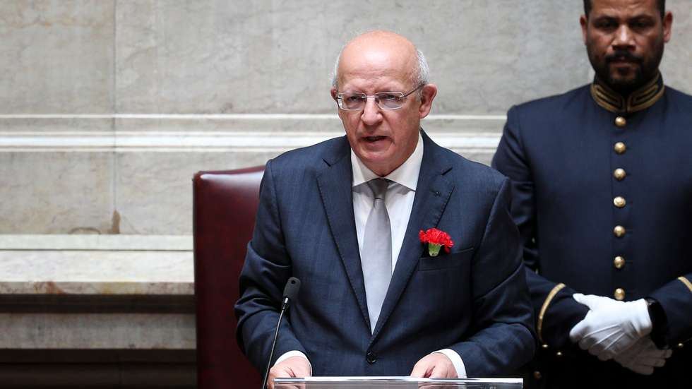 Presidente do parlamento reúne comissão organizadora para "ponto de situação"