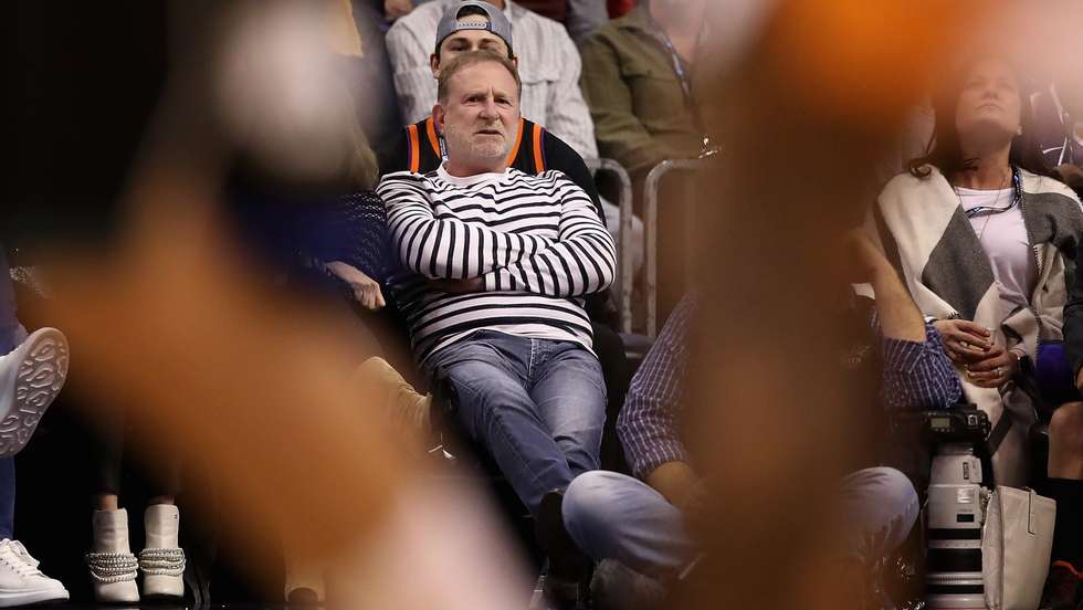 Robert Sarver é também proprietário da equipa feminina das Phoenix Mercury e do clube de futebol Maiorca, além dos Phoenix Suns