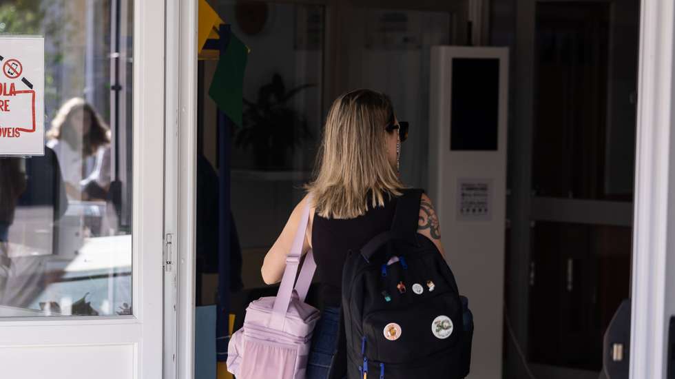 As inscrições decorrem de 27 a 31 de julho e os exames realizam-se entre 3 e 8 de setembro, indicou a mesma fonte