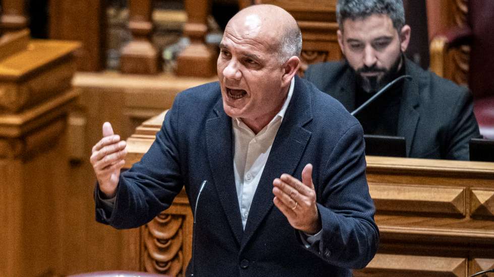 O secretário-geral do PCP acusa agora de o Governo apresentar "lágrimas de crocodilo" pela guerra no Irão
