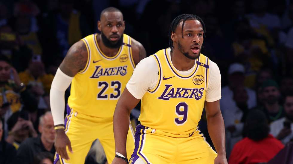 LeBron começou a 22.ª temporada na NBA, Bronny estreou-se esta terça-feira
