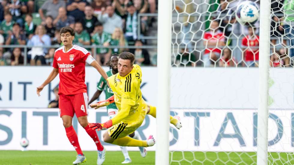 Aliou Baldé inaugurou o marcador na primeira parte, Rafa empatou ainda no intervalo mas Tom Gaal deu a vitória ao St. Gallen frente ao Benfica a dez minutos do final