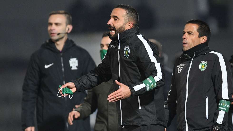 Rúben Amorim protestou com o golo anulado a Coates em cima do minuto 90 que podia dar a vitória aos leões e foi expulso pela segunda vez esta temporada