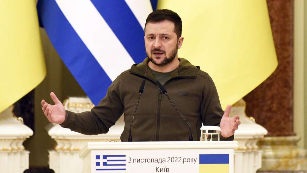 Presidents of Ukraine and Greece meet with media representatives