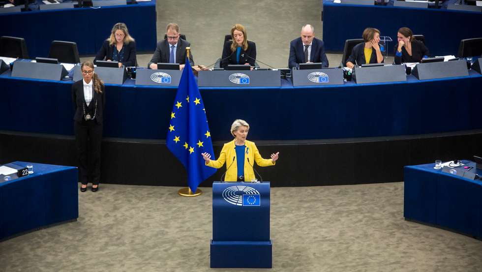 PARLAMENTO EUROPEU (PE): Estado da União: Discurso da Presidente da Comissão Europeia, Ursula von der Leyen a dar início ao debate sobre o Estado da União. Esteve presente durante todo o plenário, Olena Zenlenska, 1ª dama da Ucrânia que entrou no hemiciclo acompanhada de Roberta Metsola, presidente do PE e Ursula von der Leyen. 14 de Setembro de 2022 Parlamento Europeu, Estrasburgo TOMÁS SILVA/OBSERVADOR