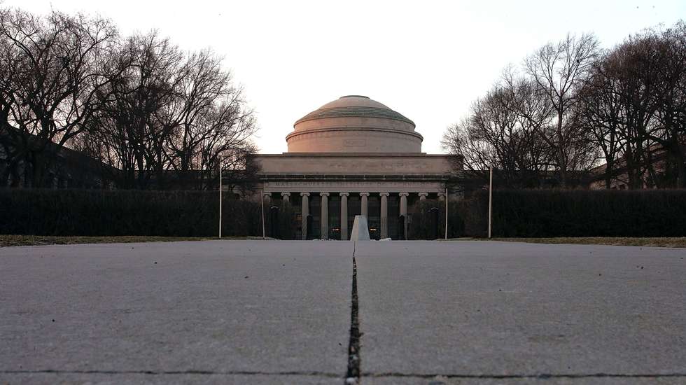 Instituto de Tecnologia de Massachusetts (MIT, na sigla inglesa)