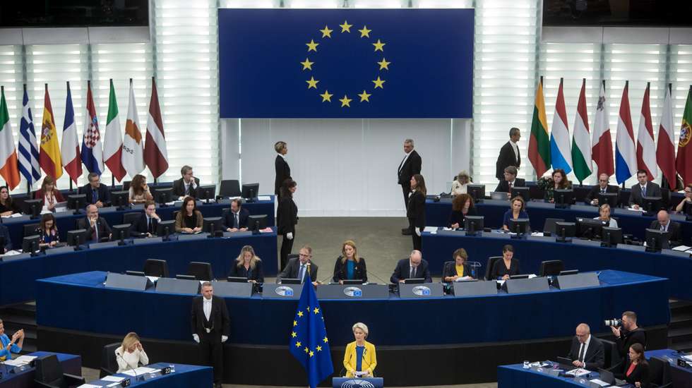 PARLAMENTO EUROPEU (PE): Estado da União: Discurso da Presidente da Comissão Europeia, Ursula von der Leyen a dar início ao debate sobre o Estado da União. Esteve presente durante todo o plenário, Olena Zenlenska, 1ª dama da Ucrânia que entrou no hemiciclo acompanhada de Roberta Metsola, presidente do PE e Ursula von der Leyen. 14 de Setembro de 2022 Parlamento Europeu, Estrasburgo TOMÁS SILVA/OBSERVADOR