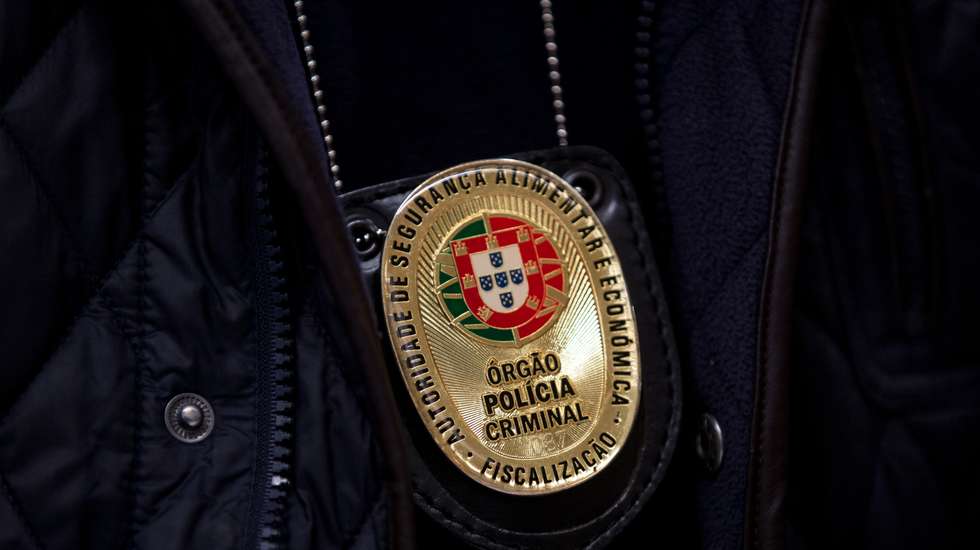 ação de fiscalização feita num fornecedor/embalador foram apreendidos 1.145 litros de óleo alimentar
