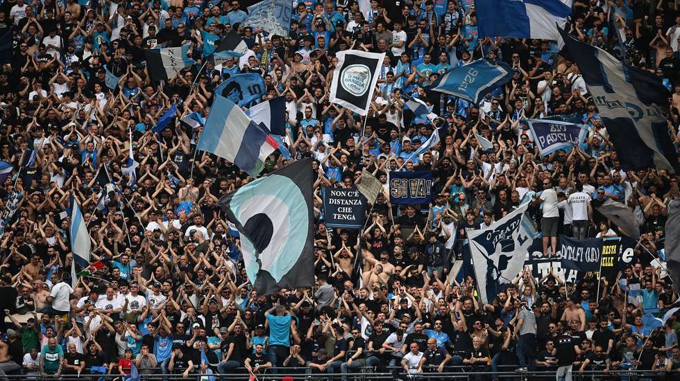 Napolitanos encheram Estádio Diego Armando Maradona (e arredores) para a festa mas viram adiada a confirmação matemática do título por mais uma semana