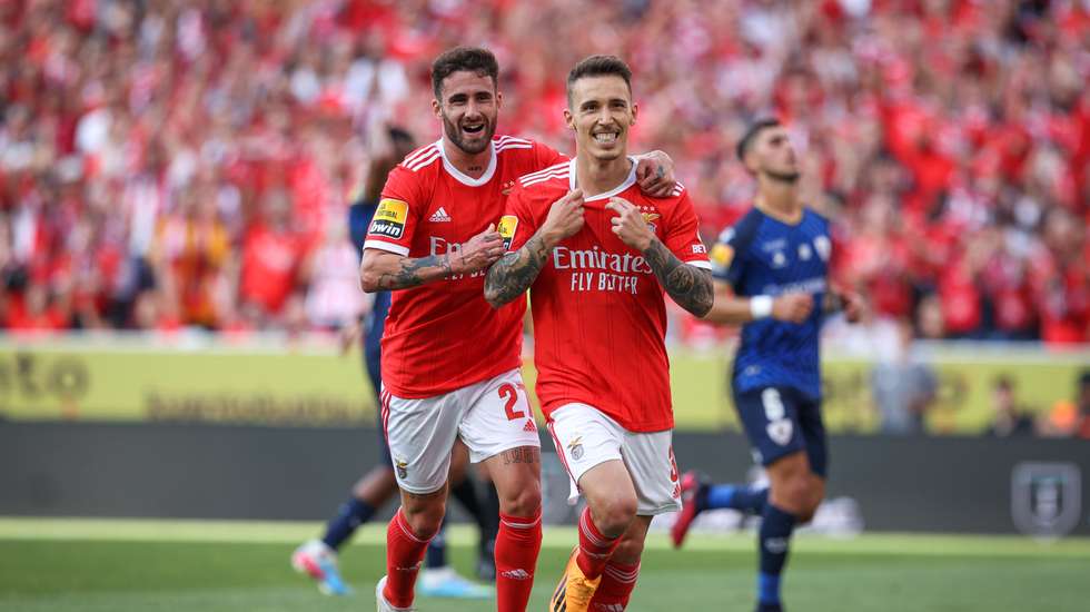 Grimaldo marcou o terceiro golo no jogo da despedida da Luz