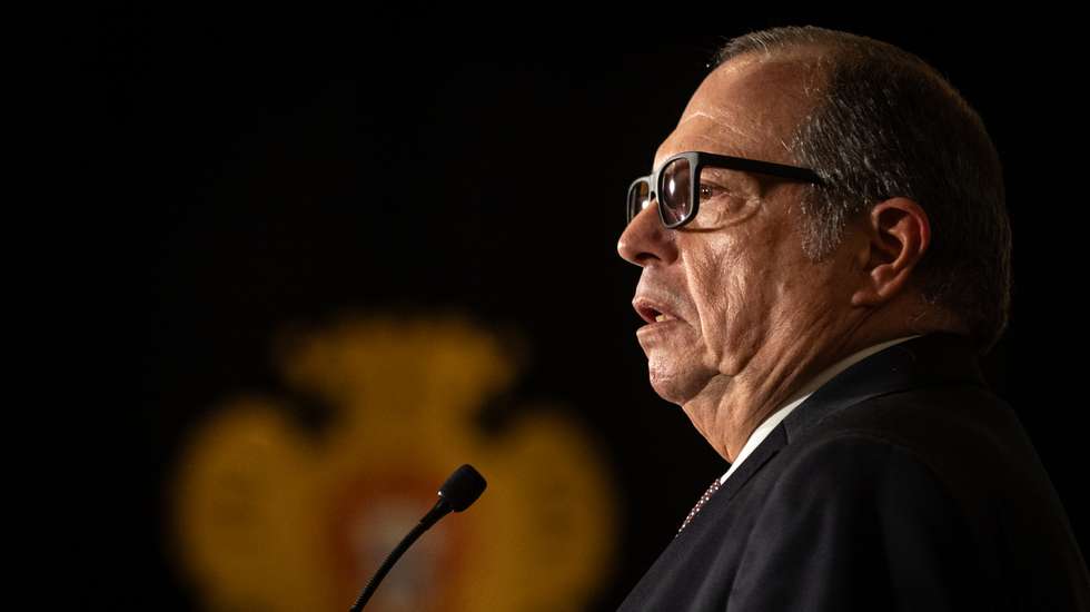 Acerca do próximo Orçamento do Estado (OE), o presidente do PS, Carlos César, diz concordar com Pedro Nuno Santos e considera ser “praticamente impossível” que o PS venha a viabilizar o OE.