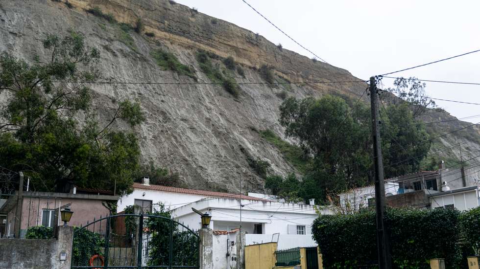 No local, estiveram 17 operacionais, com o apoio de seis veículos