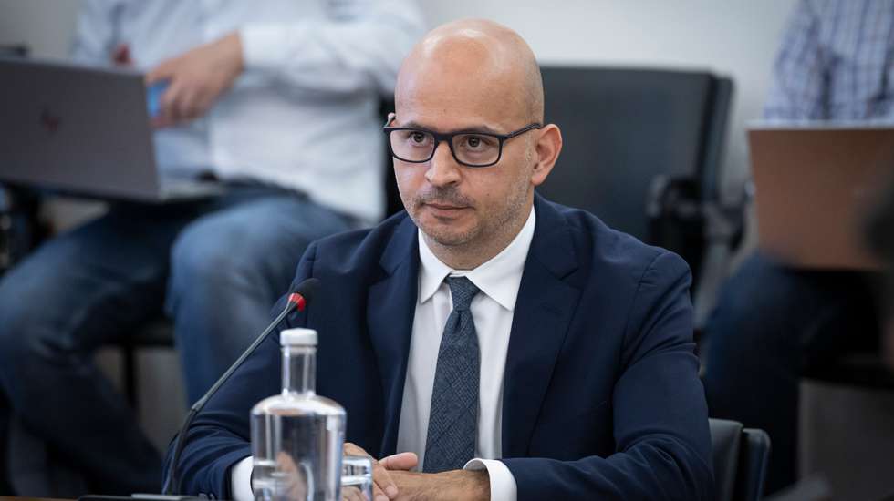 A audição a João Leão aconteceu nesta quarta-feira, na Comissão de Assuntos Europeus em conjunto com a Comissão de Orçamento, Finanças e Administração Pública.