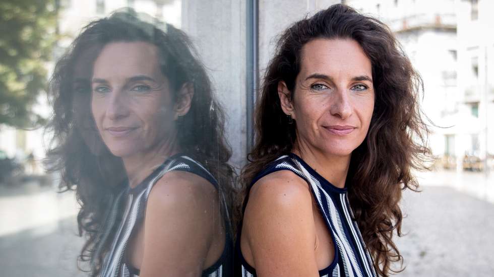 Entrevista à escritora e dramaturga Joana Bértholo, que lançou agora o seu novo livro "A História de Roma". 28 de Setembro de 2022 Largo do Intendente, Lisboa TOMÁS SILVA/OBSERVADOR