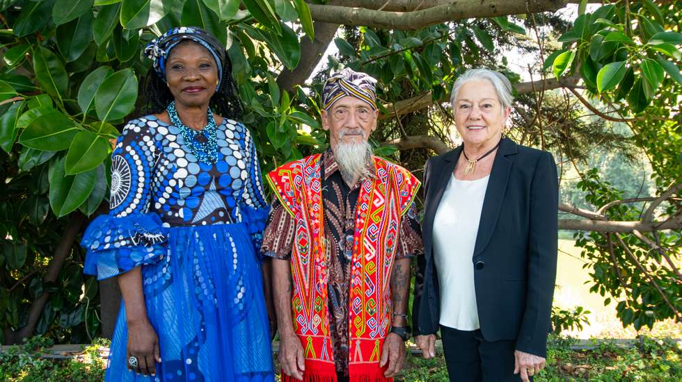(Da esquerda) Cécile Bibiane Ndjebet dos Camarões, Bandi “Apai Janggut” do Bordéu e Lélia Wanick Salgado do Brasil