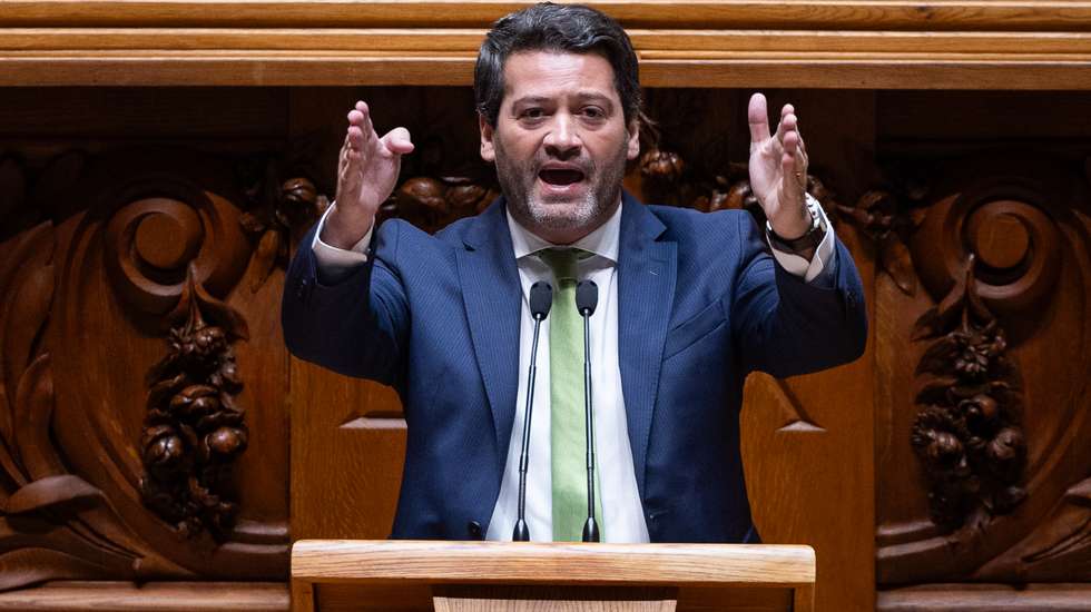 André Ventura anuncia decisão da bancada parlamentar do Chega