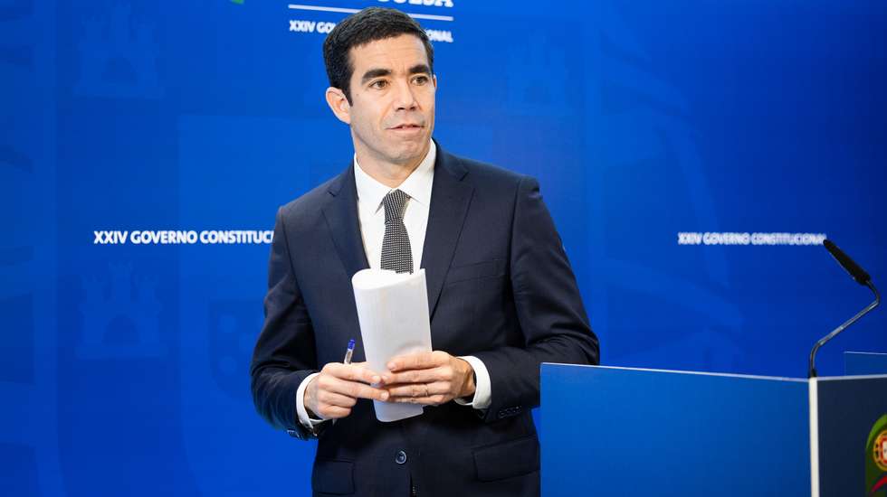 O ministro da Presidência, António Leitão Amaro encontra-se em Bruxelas, onde participou numa reunião do Conselho da União Europeia sobre o pacto europeu de migrações e asilo