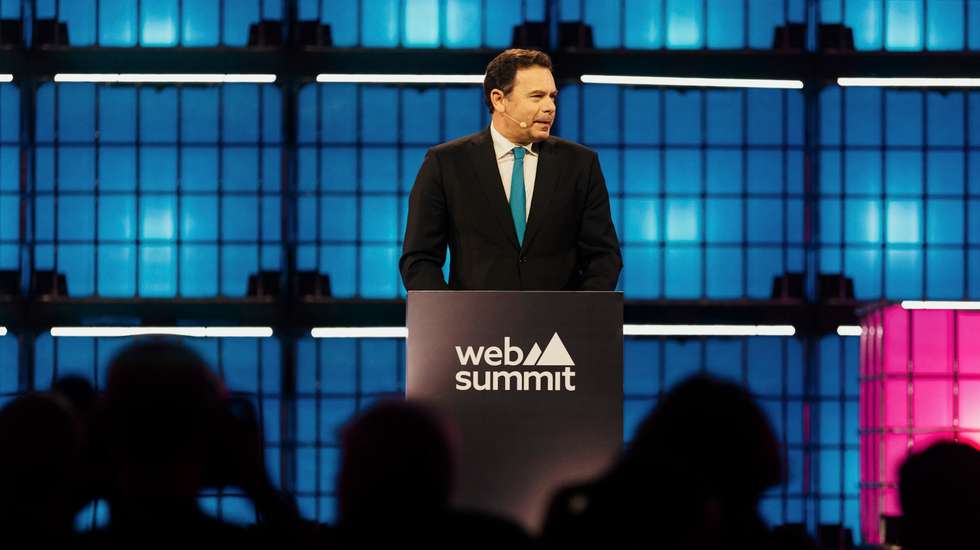 Luís Montenegro anunciou o LLM português na Web Summit