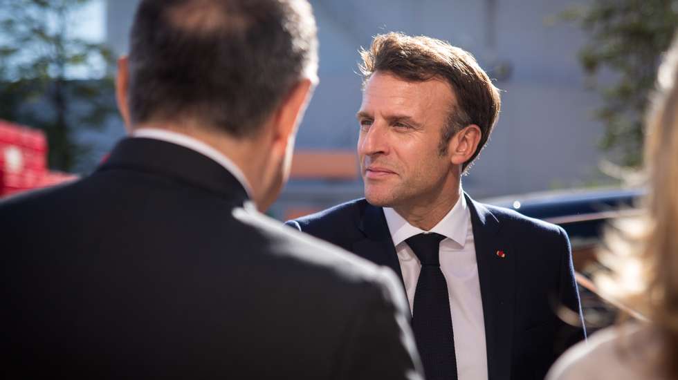 O Primeiro-Ministro, António Costa, visita com o Presidente da República Francesa, Emmanuel Macron, a exposição "Traverser la Nuit", com obras do colecionador francês, Antoine de Galbert. Chegada do Presidente da República de França ao Museu MAAT, em Lisboa. 30 de Junho de 2022 Museu MAAT, Lisboa TOMÁS SILVA/OBSERVADOR