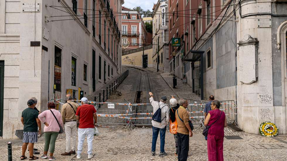 O descarrilamento do elevador da Glória, ocorrido em 3 setembro, provocou 16 mortos e mais de 20 feridos