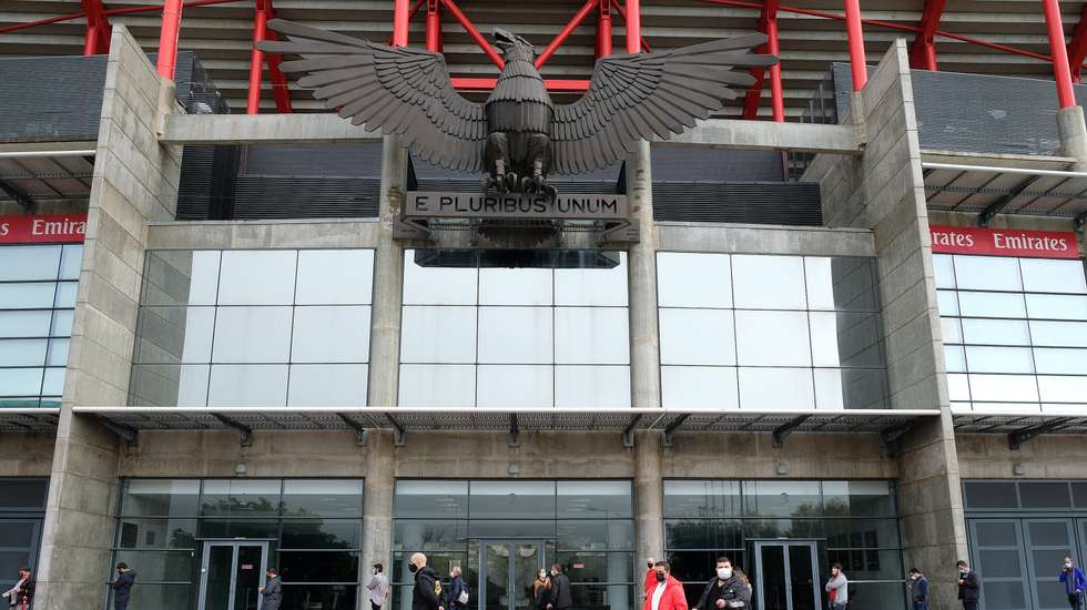 Jogo entre Benfica e Sporting marcado para as 18h00 de sábado
