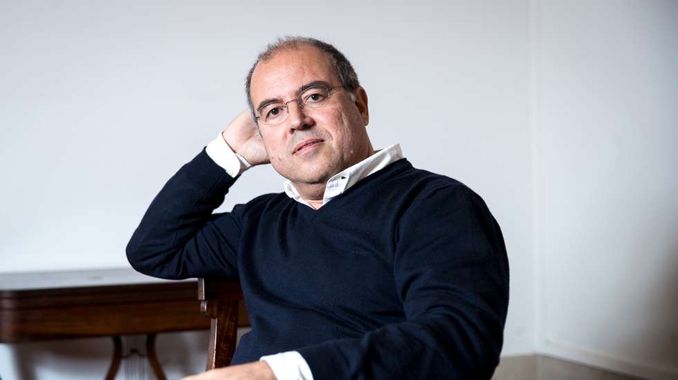 Sobre o fim da publicidade nos canais, com exceção na RTP1, Nuno Artur Silva, secretário de Estado do Cinema, Audiovisual e Media. explicou que as receitas comerciais veem essencialmente deste canal
