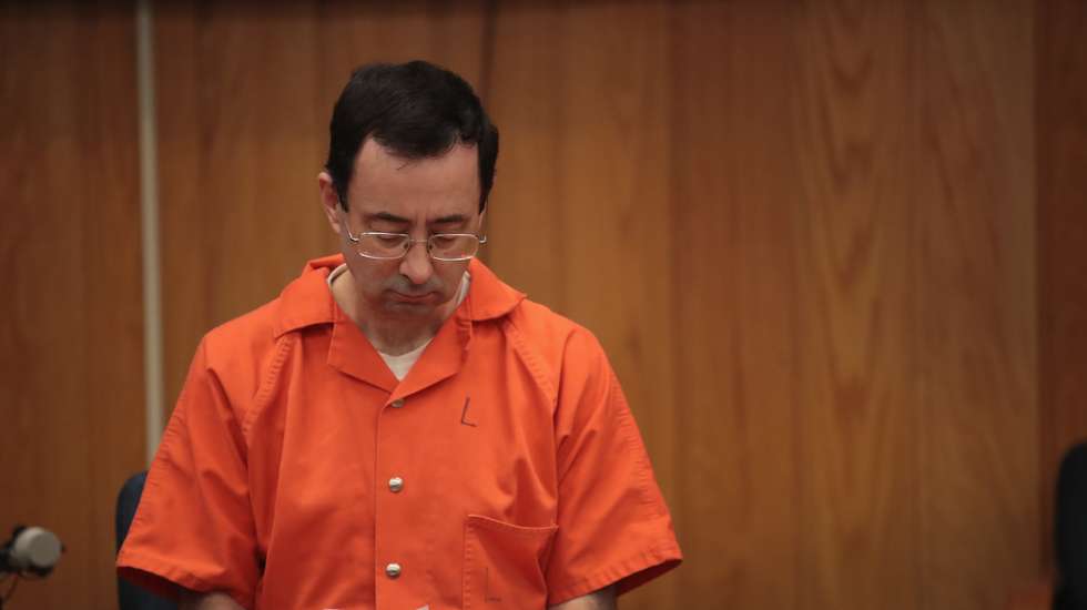 Mais de 260 mulheres e meninas dizem que Larry Nassar abusou sexualmente delas sob o pretexto de tratamento médico
