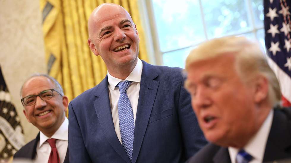 As críticas ao presidente da FIFA continuam, depois de Gianni Infantino propôr vender participações privadas do Mundial
