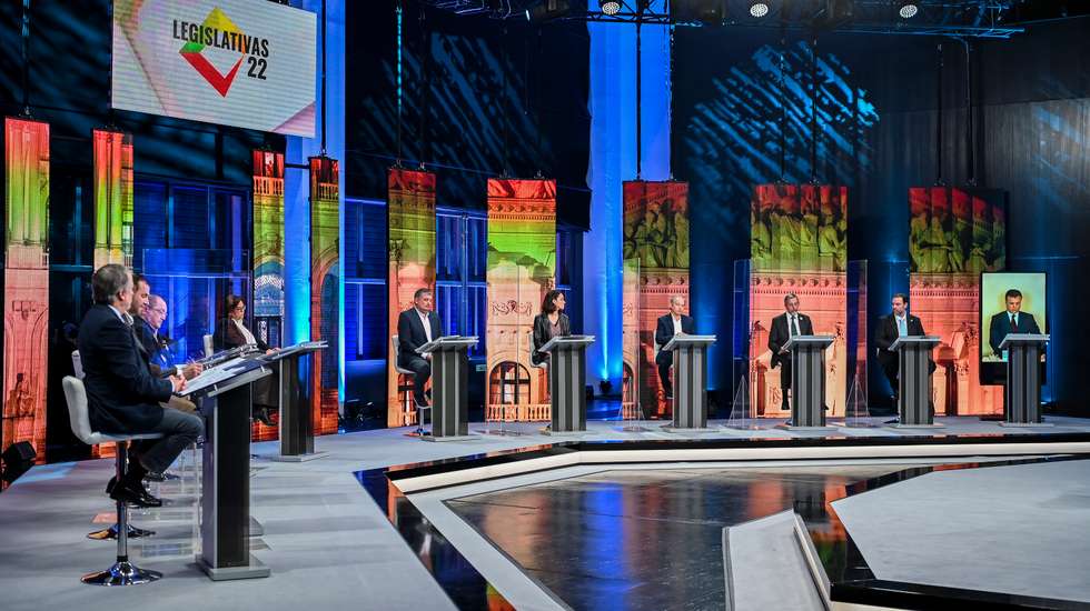 Estiveram representadas 11 forças políticas que não têm representação parlamentar