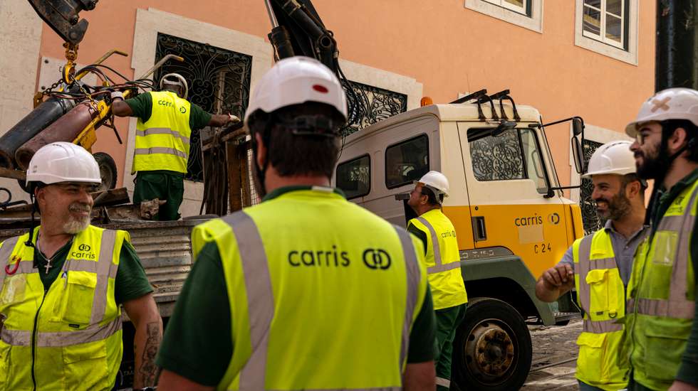 Strup critica externalização da manutenção da Carris e diz que a rutura na passagem de conhecimento pode ter contribuído para a tragédia no elevador da Glória