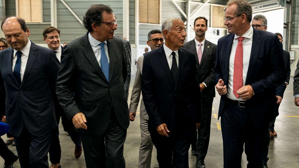 19 de Agosto de 2025 - Portugal, Autoeuropa. Visita do Presidente da República, Marcelo Rebelo de Sousa, e do ministro adjunto e da Coesão Territorial, Manuel Castro Almeida, à fábrica Autoeuropa da Volkswagen. À direita está Christian Vollmer, da comissão executiva do grupo.
